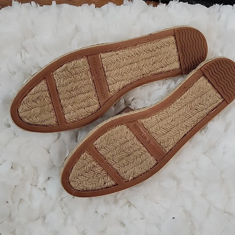 Adrienne Vittadini Arnie Espadrilles flat slip-ons tan size 8 New withou7 Tags…